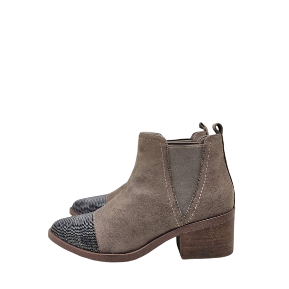 Report Women's Zerega Leather Pointed Toe Ankle Boot - 5 - Picture 1 of 9